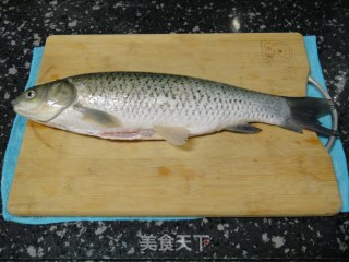 番茄草鱼的做法步骤：1