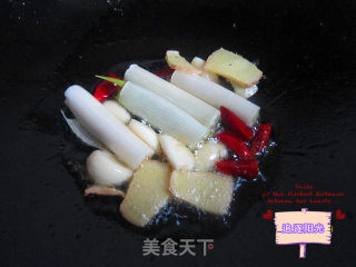 培根炖鱼头的做法步骤：2