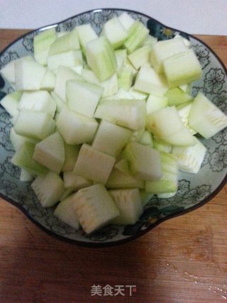 西葫芦滑蛋虾仁的做法步骤：1
