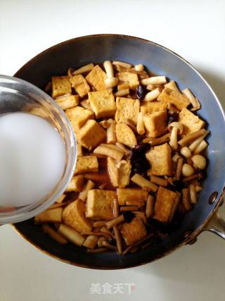 瑶柱菌菇烩豆腐的做法步骤：11
