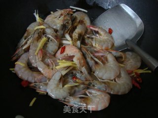 酱油烧虾的做法步骤：6