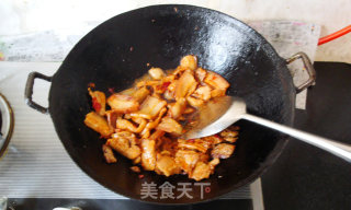 ＜川菜＞回锅肉的做法步骤：5