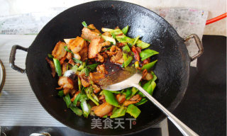 ＜川菜＞回锅肉的做法步骤：6