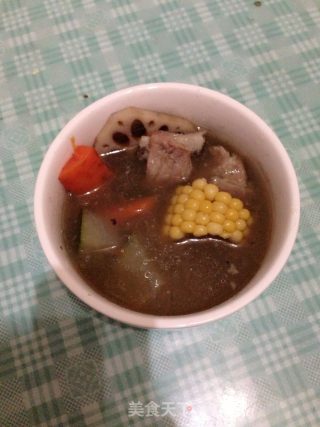 冬日养生靓汤---冬瓜玉米排骨汤的做法步骤：3