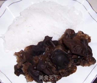 凉拌粉丝木耳白菜心的做法步骤：2