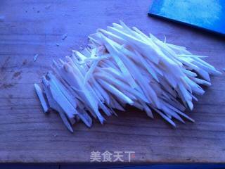 豆豉肉丁杏包菇的做法步骤：3