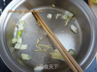 萝卜炒腊肉的做法步骤：3