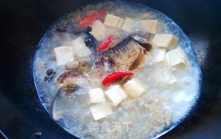 鲫鱼豆腐汤的做法步骤：3