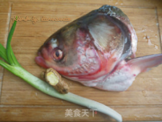 鱼头汤的做法步骤：1