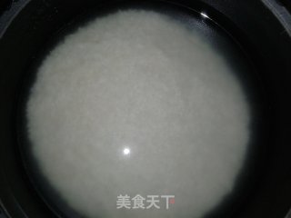 芋头香菇焖饭的做法步骤：1