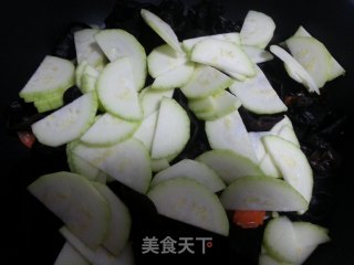 木耳角瓜小炒的做法步骤：4