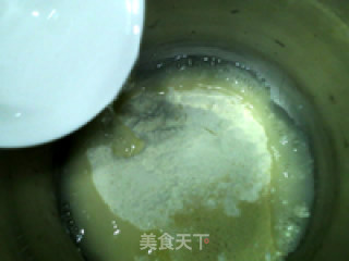 胡萝卜西兰花批萨的做法步骤：3