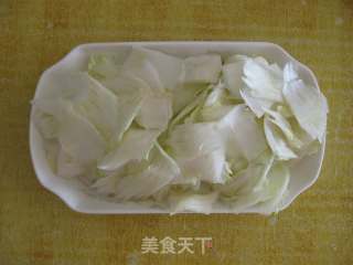 腊肠炒白菜帮的做法步骤：2