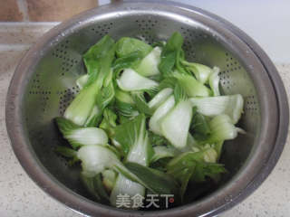 油菜炒年糕的做法步骤：2