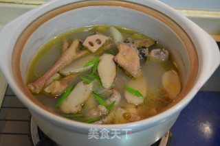 砂锅松茸炖鸡的做法步骤：3