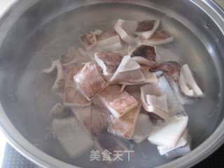 孜然洋葱炒鱿鱼的做法步骤：4