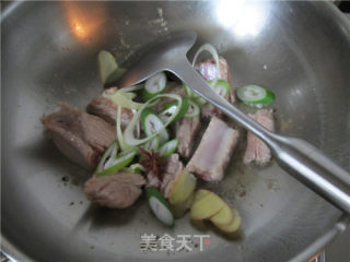 白菜粉条炖排骨的做法步骤：3