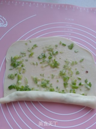 葱油饼的做法步骤：7