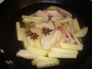 少油香锅鸡翅的做法步骤：2