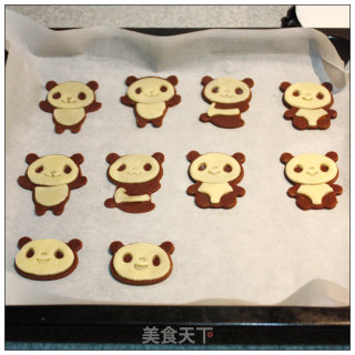 相亲相爱一家人-----超萌熊猫饼干的做法步骤：8