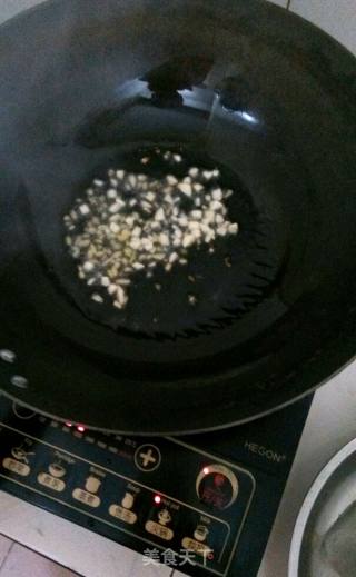 超级简单的奶色豆腐鱼汤的做法步骤：4