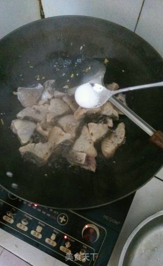 超级简单的奶色豆腐鱼汤的做法步骤：7