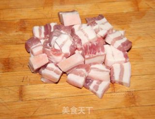 腐竹红烧肉的做法步骤：2