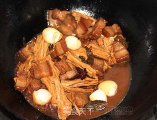 腐竹红烧肉的做法步骤：8