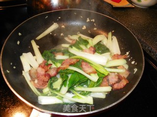 咸肉炒白菜--速成下饭菜的做法步骤：4
