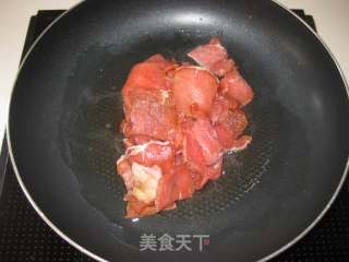 牛肉片炒佛手瓜的做法步骤：4