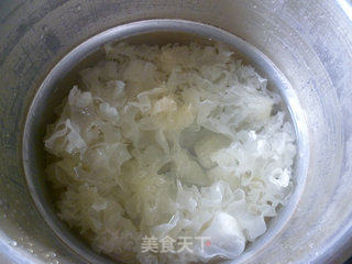 冰糖枸杞银耳汤的做法步骤：6