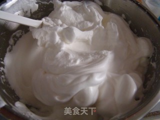 蔓越莓戚风蛋糕卷的做法步骤：6