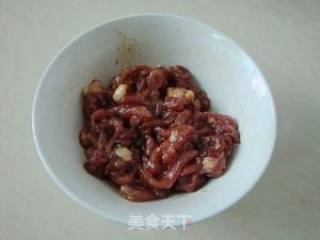 茴香菜炒肉丝的做法步骤：2