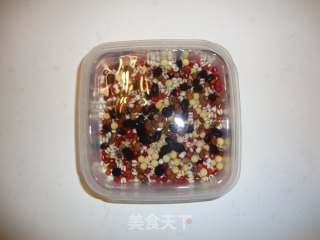 腊八粥的做法步骤：1