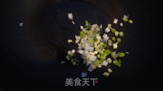 萝卜丝香菇猪肉馅饼的做法步骤：2