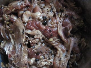粉蒸肉的做法步骤：4