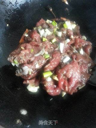孜然牛肉的做法步骤：4