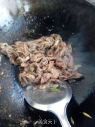 葱爆牛肉的做法步骤：6