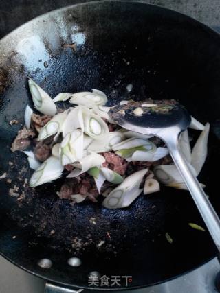 葱爆牛肉的做法步骤：7