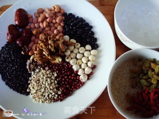 腊八粥的做法步骤：1