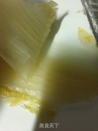 酸菜汆白肉的做法步骤：1