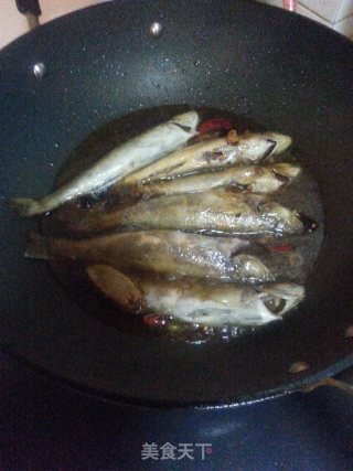 家常烧黄鱼的做法步骤：7