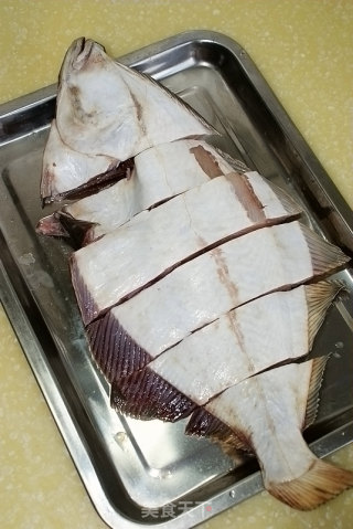 红红火火、年年有“鱼”之新年第一餐---[蒜蓉辣酱烧偏口鱼]的做法步骤：5