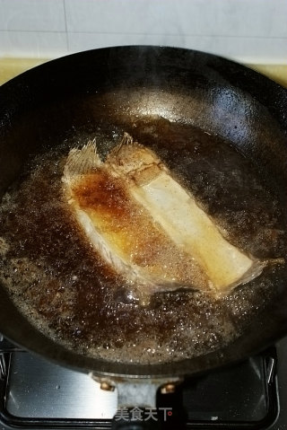 红红火火、年年有“鱼”之新年第一餐---[蒜蓉辣酱烧偏口鱼]的做法步骤：7