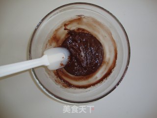 6寸巧克力戚风蛋糕的做法步骤：4