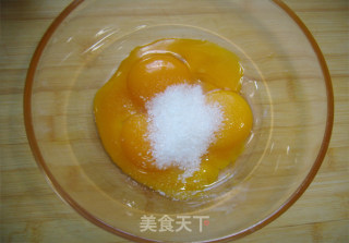 【巧克力戚风蛋卷】的做法步骤：3