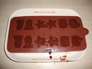 【花样坚果巧克力】----馈赠亲友的小礼物的做法步骤：6