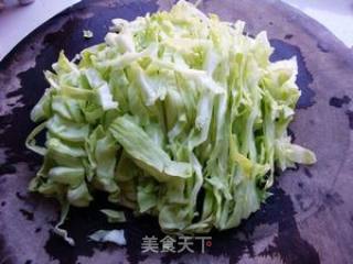 黑木耳炒包包菜的做法步骤：2