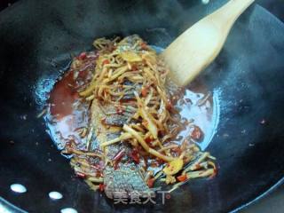 酸笋烧罗非鱼的做法步骤：8