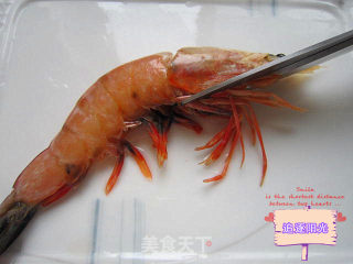 简单好吃的--蒜茸开背虾的做法步骤：2